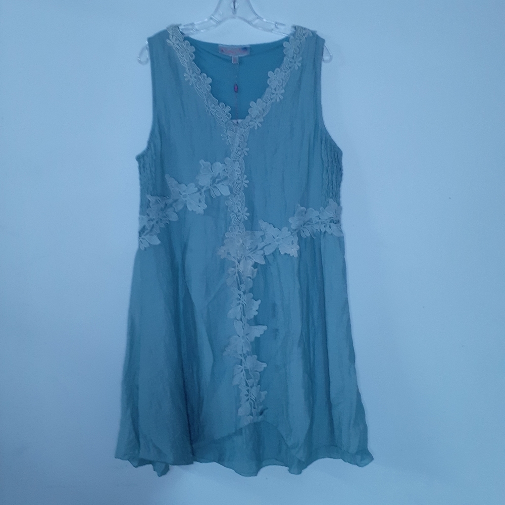 Pretty Angel sleeveless dress.